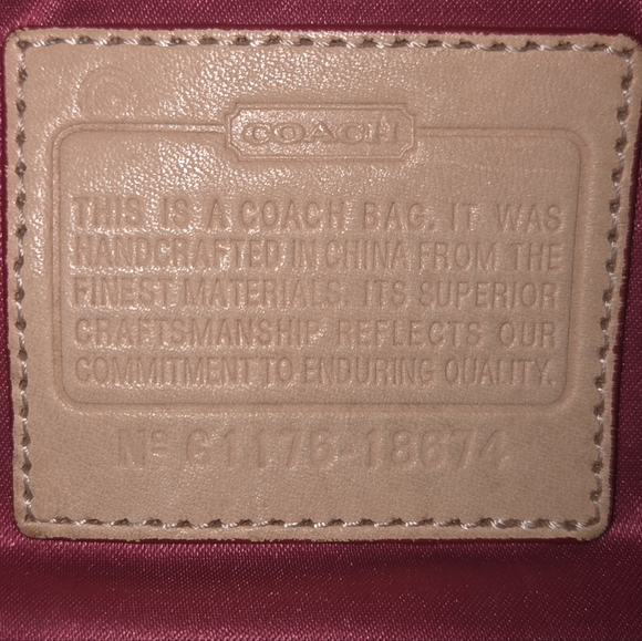COACH patent leather red purse - Picture 4 of 4